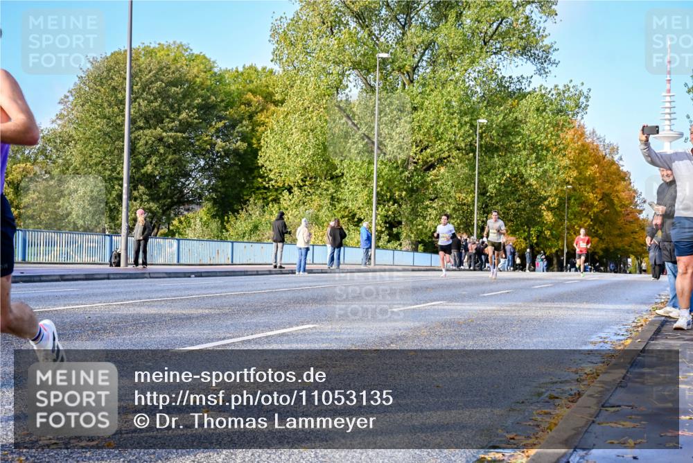 25.10.2026 - hella hamburg halbmarathon Dr. Thomas Lammeyer http://msf.ph/oto/11053135 25.10.2026 10:15:05 Kennedybrücke  meine-sportfotos.de