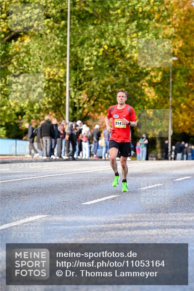 25.10.2026 - hella hamburg halbmarathon Dr. Thomas Lammeyer http://msf.ph/oto/11053164 25.10.2026 10:15:08 Kennedybrücke 214 meine-sportfotos.de