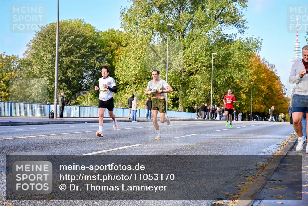 25.10.2026 - hella hamburg halbmarathon Dr. Thomas Lammeyer http://msf.ph/oto/11053170 25.10.2026 10:15:09 Kennedybrücke 22616, 590, 214 meine-sportfotos.de