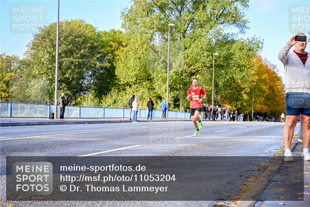 25.10.2026 - hella hamburg halbmarathon Dr. Thomas Lammeyer http://msf.ph/oto/11053204 25.10.2026 10:15:11 Kennedybrücke 21410 meine-sportfotos.de