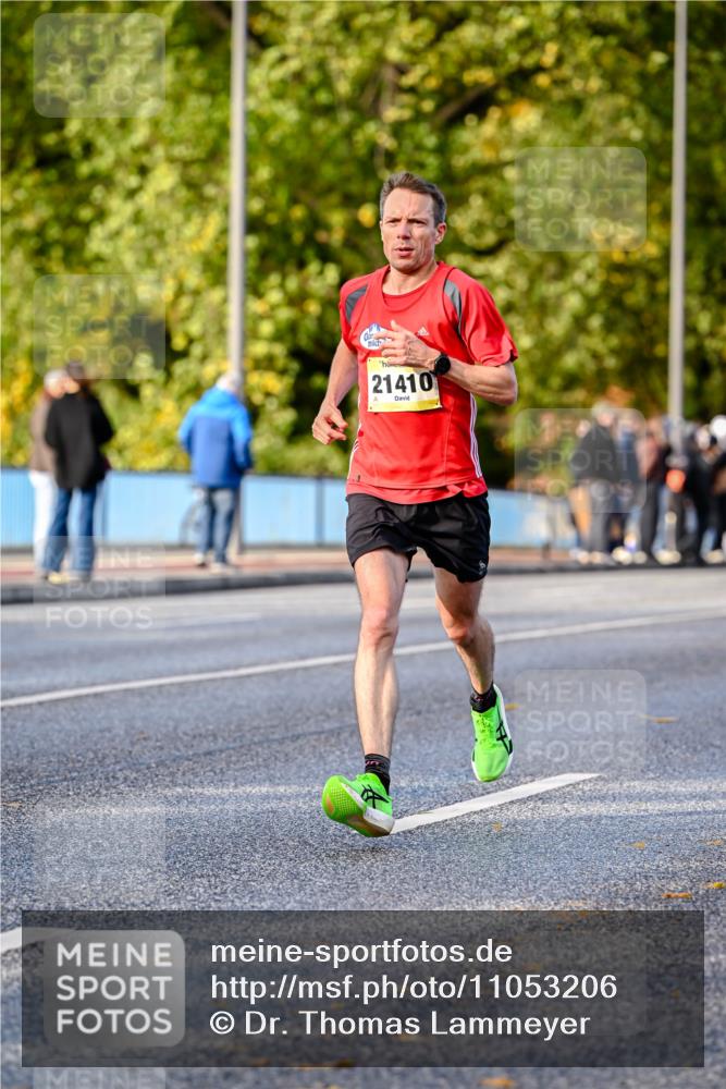 25.10.2026 - hella hamburg halbmarathon Dr. Thomas Lammeyer http://msf.ph/oto/11053206 25.10.2026 10:15:11 Kennedybrücke 21410 meine-sportfotos.de