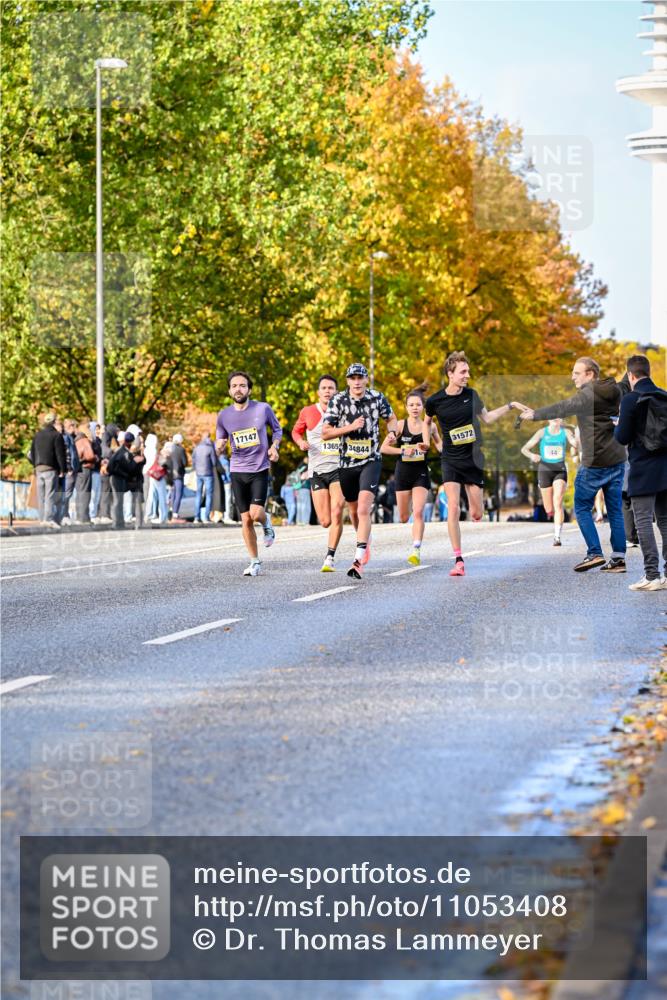 25.10.2026 - hella hamburg halbmarathon Dr. Thomas Lammeyer http://msf.ph/oto/11053408 25.10.2026 10:15:49 Kennedybrücke 17147, 1365, 34844, 31572, 44 meine-sportfotos.de