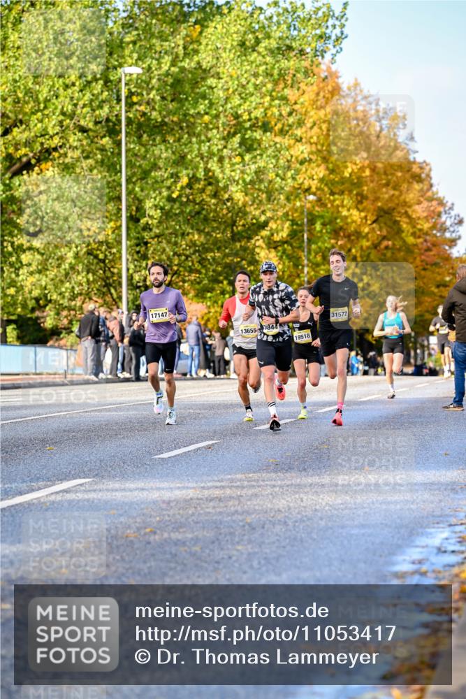25.10.2026 - hella hamburg halbmarathon Dr. Thomas Lammeyer http://msf.ph/oto/11053417 25.10.2026 10:15:50 Kennedybrücke 17147, 13655, 4844, 19518, 31572 meine-sportfotos.de