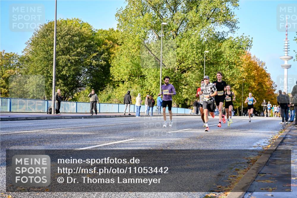 25.10.2026 - hella hamburg halbmarathon Dr. Thomas Lammeyer http://msf.ph/oto/11053442 25.10.2026 10:15:52 Kennedybrücke 17147, 31572, 19518 meine-sportfotos.de
