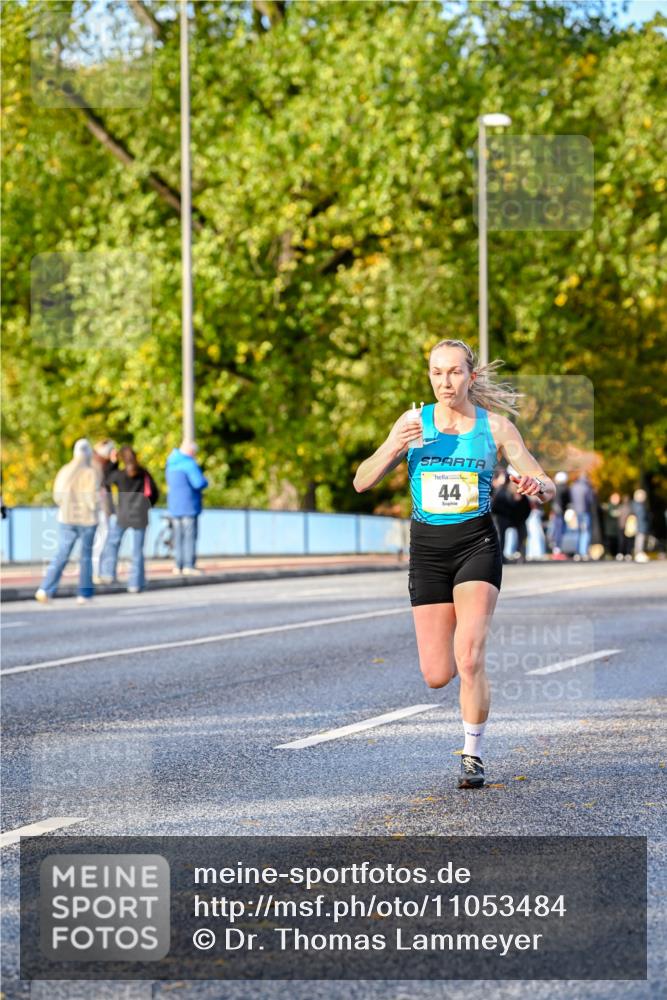 25.10.2026 - hella hamburg halbmarathon Dr. Thomas Lammeyer http://msf.ph/oto/11053484 25.10.2026 10:15:55 Kennedybrücke 44 meine-sportfotos.de