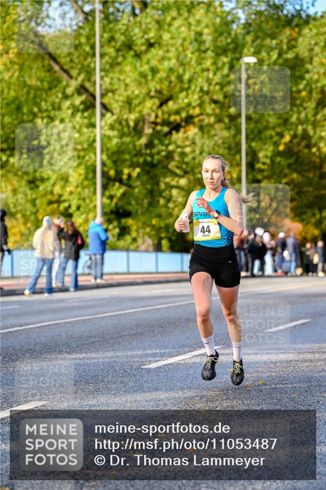 25.10.2026 - hella hamburg halbmarathon Dr. Thomas Lammeyer http://msf.ph/oto/11053487 25.10.2026 10:15:56 Kennedybrücke 44 meine-sportfotos.de