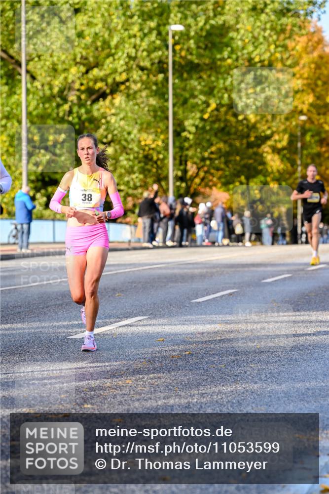 25.10.2026 - hella hamburg halbmarathon Dr. Thomas Lammeyer http://msf.ph/oto/11053599 25.10.2026 10:16:08 Kennedybrücke 38 meine-sportfotos.de