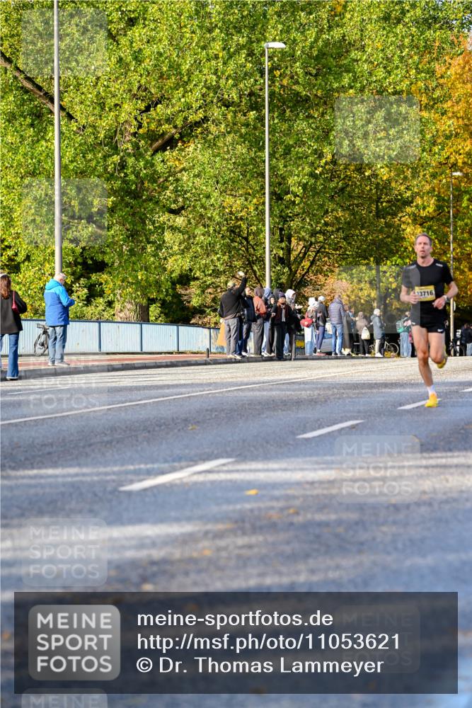 25.10.2026 - hella hamburg halbmarathon Dr. Thomas Lammeyer http://msf.ph/oto/11053621 25.10.2026 10:16:09 Kennedybrücke 3716 meine-sportfotos.de