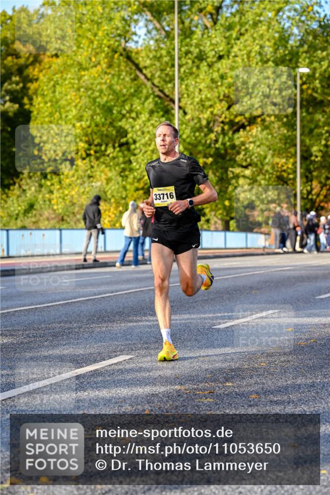 25.10.2026 - hella hamburg halbmarathon Dr. Thomas Lammeyer http://msf.ph/oto/11053650 25.10.2026 10:16:13 Kennedybrücke 33716 meine-sportfotos.de