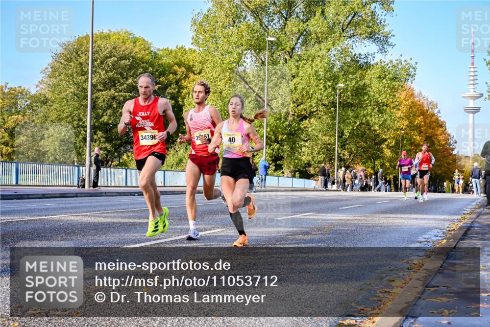 25.10.2026 - hella hamburg halbmarathon Dr. Thomas Lammeyer http://msf.ph/oto/11053712 25.10.2026 10:16:18 Kennedybrücke 34396, 35, 61, 40 meine-sportfotos.de