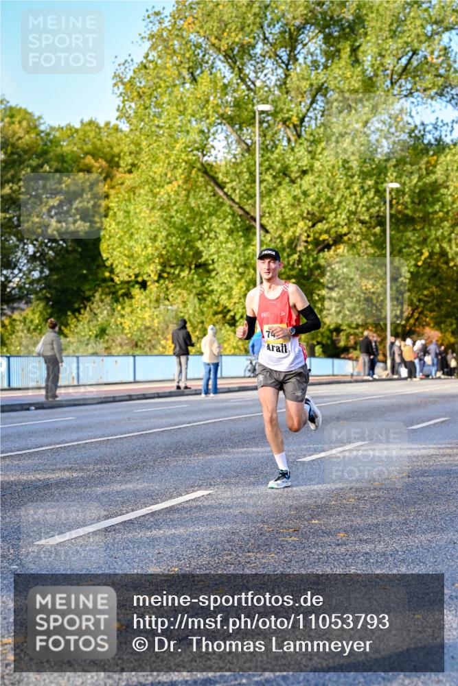25.10.2026 - hella hamburg halbmarathon Dr. Thomas Lammeyer http://msf.ph/oto/11053793 25.10.2026 10:16:32 Kennedybrücke 74 meine-sportfotos.de