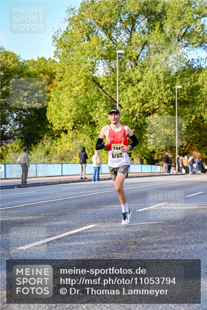 25.10.2026 - hella hamburg halbmarathon Dr. Thomas Lammeyer http://msf.ph/oto/11053794 25.10.2026 10:16:32 Kennedybrücke 7442 meine-sportfotos.de