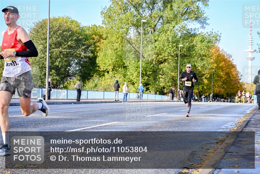 25.10.2026 - hella hamburg halbmarathon Dr. Thomas Lammeyer http://msf.ph/oto/11053804 25.10.2026 10:16:34 Kennedybrücke 10658 meine-sportfotos.de