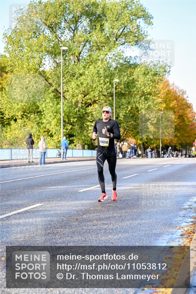 25.10.2026 - hella hamburg halbmarathon Dr. Thomas Lammeyer http://msf.ph/oto/11053812 25.10.2026 10:16:34 Kennedybrücke 10658 meine-sportfotos.de