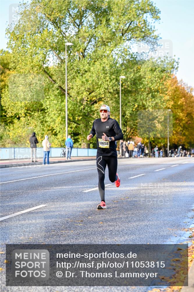 25.10.2026 - hella hamburg halbmarathon Dr. Thomas Lammeyer http://msf.ph/oto/11053815 25.10.2026 10:16:35 Kennedybrücke 10658 meine-sportfotos.de