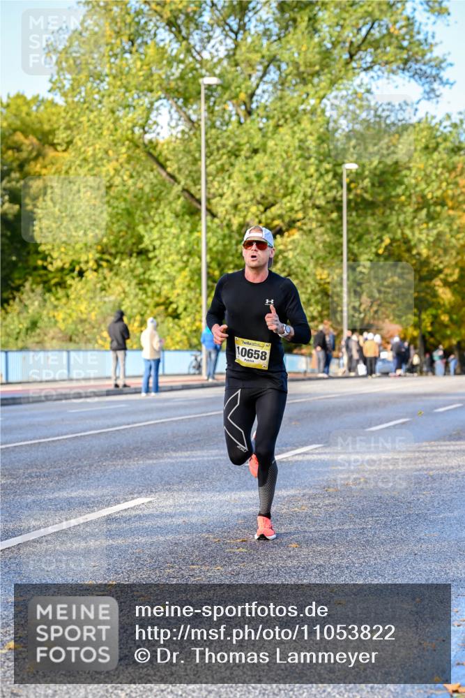 25.10.2026 - hella hamburg halbmarathon Dr. Thomas Lammeyer http://msf.ph/oto/11053822 25.10.2026 10:16:35 Kennedybrücke 10658 meine-sportfotos.de