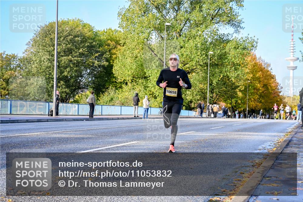 25.10.2026 - hella hamburg halbmarathon Dr. Thomas Lammeyer http://msf.ph/oto/11053832 25.10.2026 10:16:35 Kennedybrücke 10658 meine-sportfotos.de