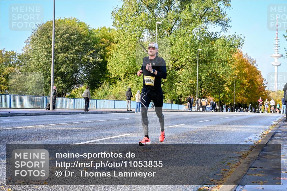 25.10.2026 - hella hamburg halbmarathon Dr. Thomas Lammeyer http://msf.ph/oto/11053835 25.10.2026 10:16:36 Kennedybrücke 1, 10658 meine-sportfotos.de