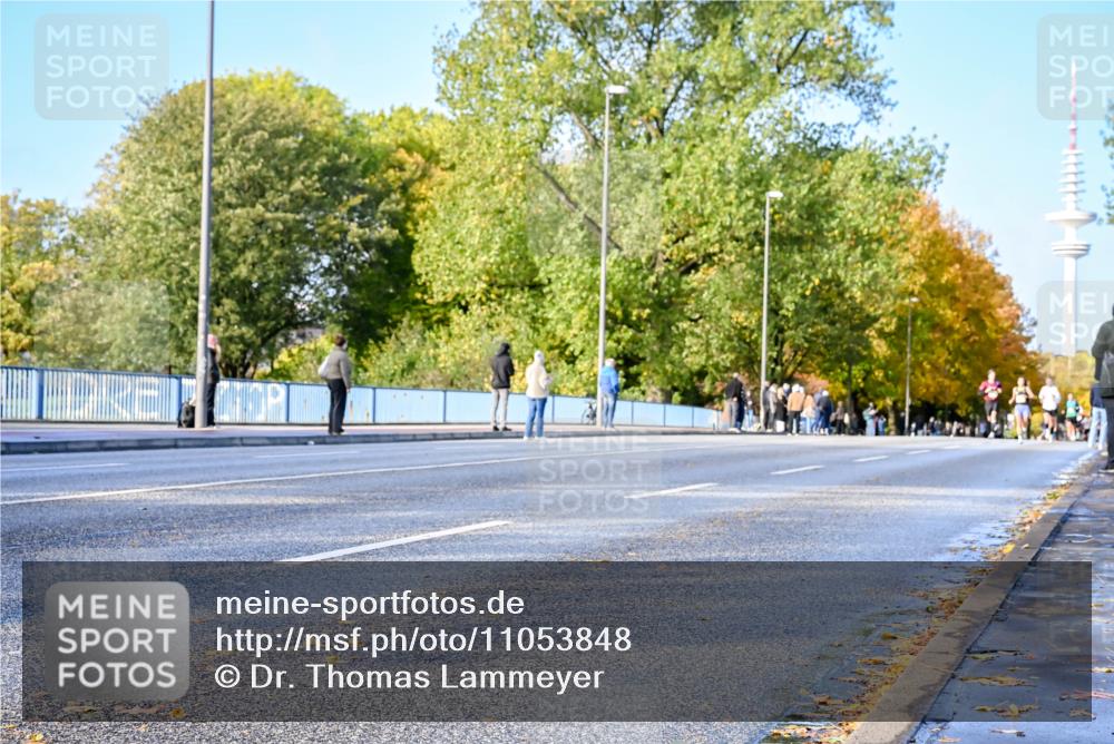 25.10.2026 - hella hamburg halbmarathon Dr. Thomas Lammeyer http://msf.ph/oto/11053848 25.10.2026 10:16:37 Kennedybrücke  meine-sportfotos.de