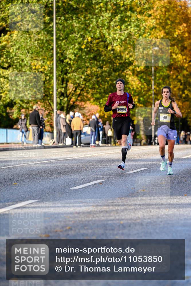 25.10.2026 - hella hamburg halbmarathon Dr. Thomas Lammeyer http://msf.ph/oto/11053850 25.10.2026 10:16:43 Kennedybrücke 30002, 45 meine-sportfotos.de