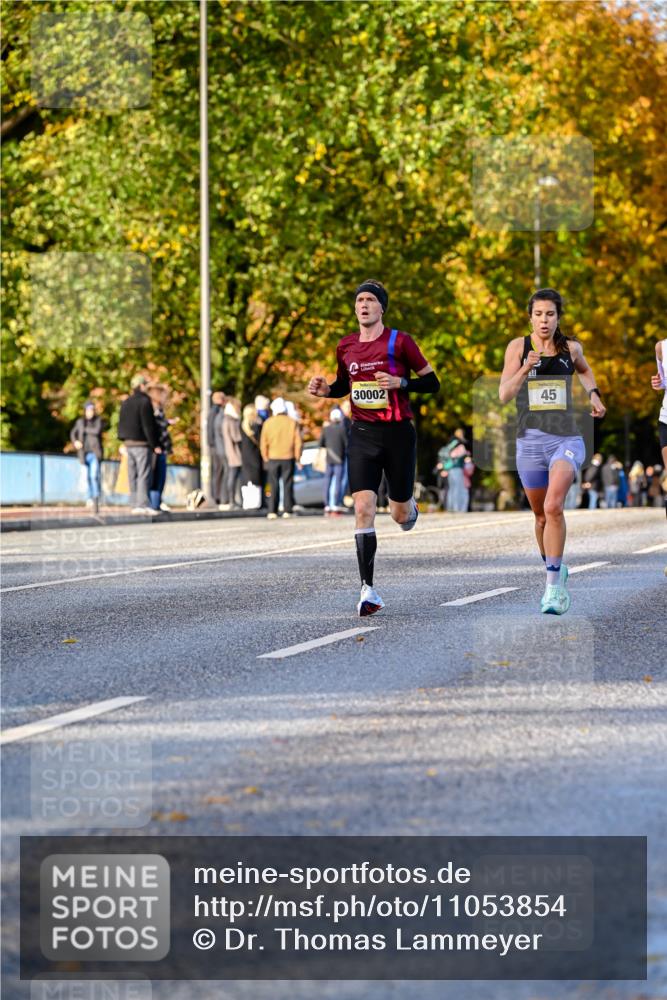 25.10.2026 - hella hamburg halbmarathon Dr. Thomas Lammeyer http://msf.ph/oto/11053854 25.10.2026 10:16:43 Kennedybrücke 30002, 45 meine-sportfotos.de