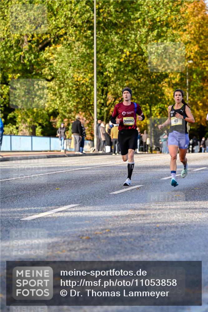 25.10.2026 - hella hamburg halbmarathon Dr. Thomas Lammeyer http://msf.ph/oto/11053858 25.10.2026 10:16:43 Kennedybrücke 30002, 45 meine-sportfotos.de