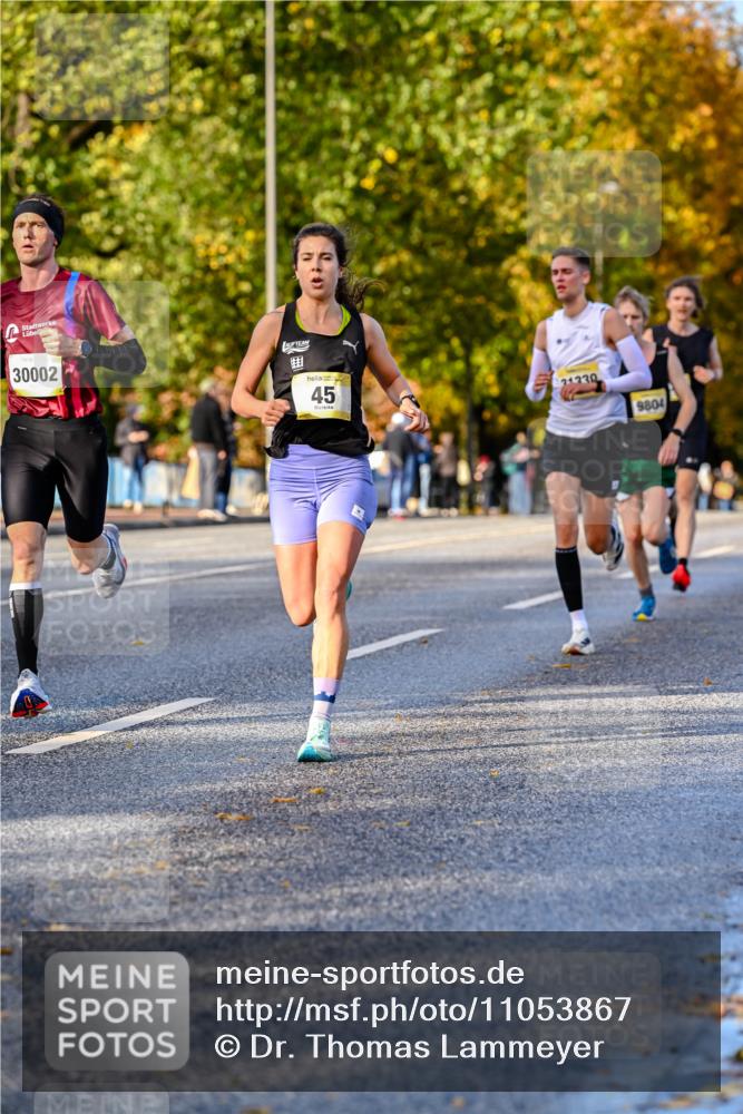 25.10.2026 - hella hamburg halbmarathon Dr. Thomas Lammeyer http://msf.ph/oto/11053867 25.10.2026 10:16:45 Kennedybrücke 30002, 45, 212, 9804 meine-sportfotos.de