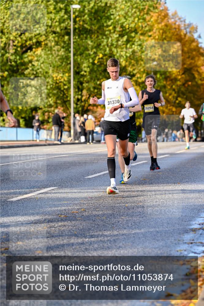 25.10.2026 - hella hamburg halbmarathon Dr. Thomas Lammeyer http://msf.ph/oto/11053874 25.10.2026 10:16:46 Kennedybrücke 31330, 35254 meine-sportfotos.de