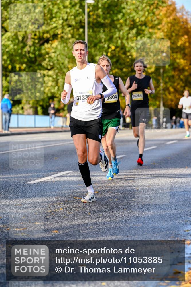 25.10.2026 - hella hamburg halbmarathon Dr. Thomas Lammeyer http://msf.ph/oto/11053885 25.10.2026 10:16:47 Kennedybrücke 31332, 9804, 35254 meine-sportfotos.de