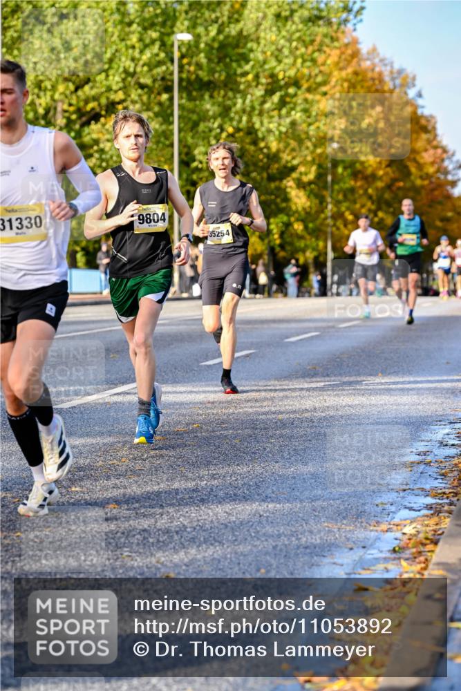 25.10.2026 - hella hamburg halbmarathon Dr. Thomas Lammeyer http://msf.ph/oto/11053892 25.10.2026 10:16:48 Kennedybrücke 31330, 9804, 35254 meine-sportfotos.de