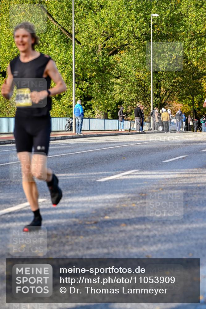 25.10.2026 - hella hamburg halbmarathon Dr. Thomas Lammeyer http://msf.ph/oto/11053909 25.10.2026 10:16:50 Kennedybrücke 254 meine-sportfotos.de