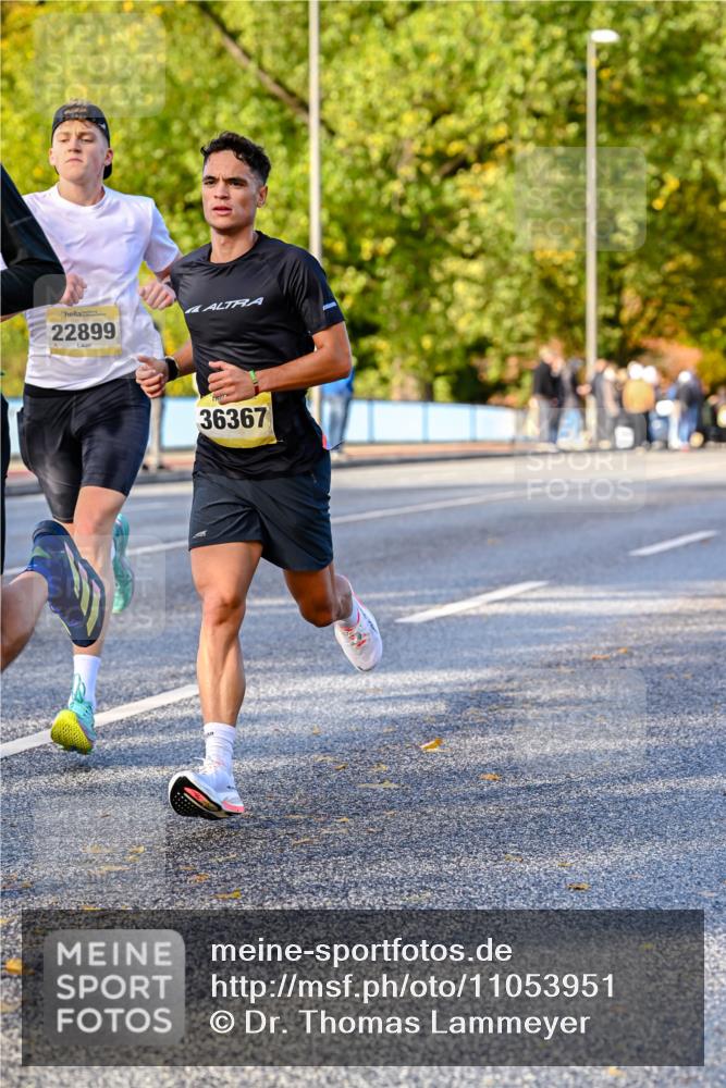 25.10.2026 - hella hamburg halbmarathon Dr. Thomas Lammeyer http://msf.ph/oto/11053951 25.10.2026 10:16:54 Kennedybrücke 22899, 36367 meine-sportfotos.de