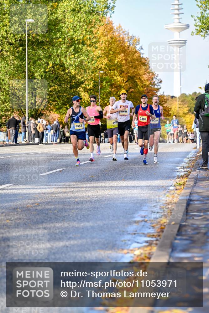 25.10.2026 - hella hamburg halbmarathon Dr. Thomas Lammeyer http://msf.ph/oto/11053971 25.10.2026 10:16:56 Kennedybrücke 6342, 610, 22628, 3388, 3475, 34314 meine-sportfotos.de