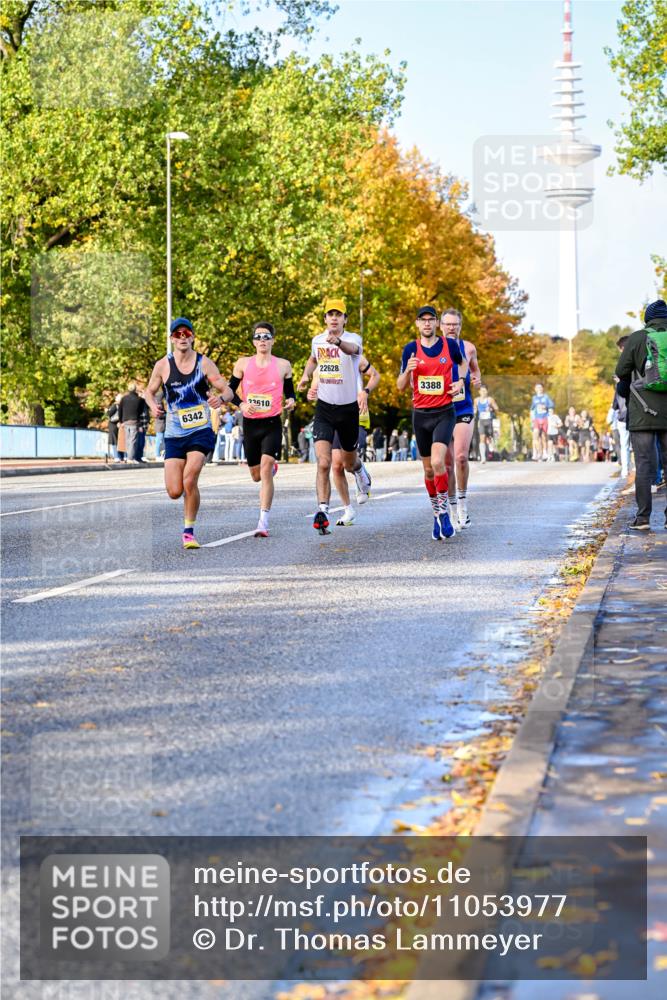 25.10.2026 - hella hamburg halbmarathon Dr. Thomas Lammeyer http://msf.ph/oto/11053977 25.10.2026 10:16:57 Kennedybrücke 33610, 6342, 22628, 3388 meine-sportfotos.de