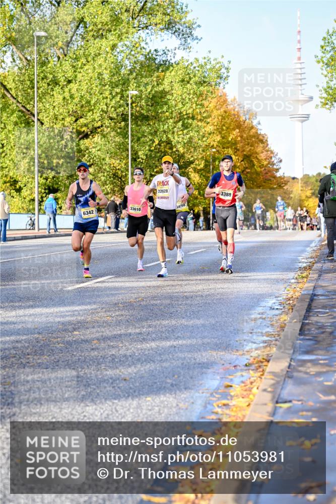 25.10.2026 - hella hamburg halbmarathon Dr. Thomas Lammeyer http://msf.ph/oto/11053981 25.10.2026 10:16:58 Kennedybrücke 6342, 33610, 22628, 34758, 3388 meine-sportfotos.de