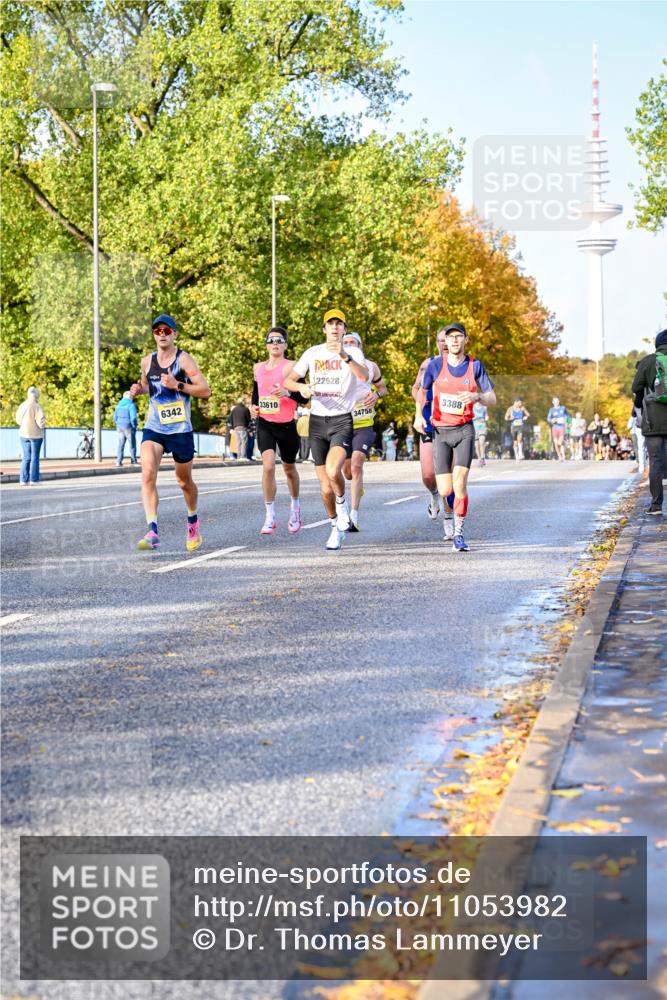 25.10.2026 - hella hamburg halbmarathon Dr. Thomas Lammeyer http://msf.ph/oto/11053982 25.10.2026 10:16:58 Kennedybrücke 6342, 33610, 22628, 34758, 3388 meine-sportfotos.de