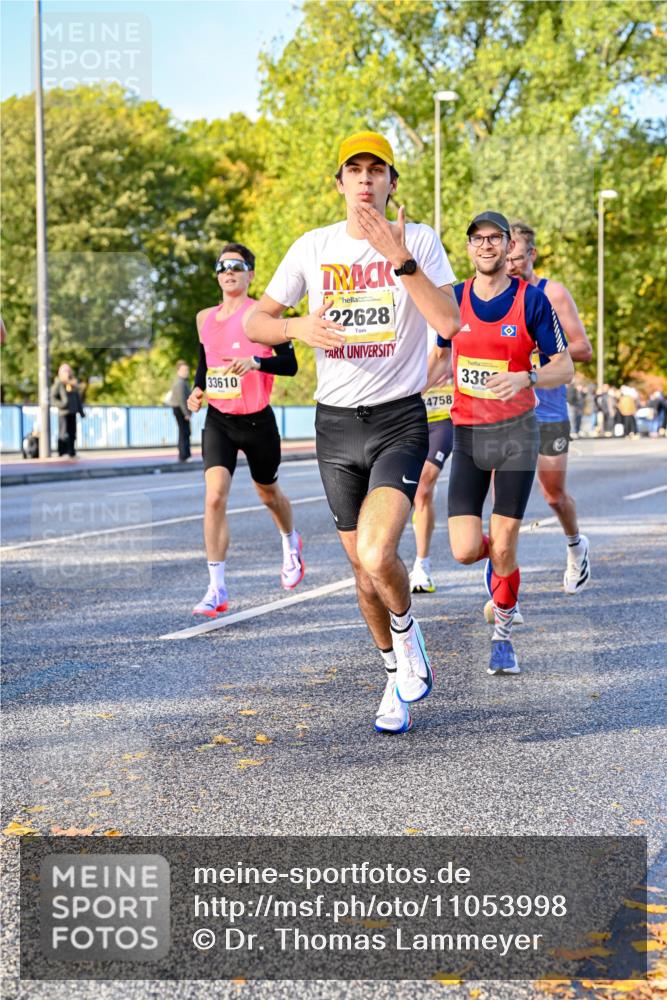 25.10.2026 - hella hamburg halbmarathon Dr. Thomas Lammeyer http://msf.ph/oto/11053998 25.10.2026 10:17:00 Kennedybrücke 33610, 22628, 4758, 338 meine-sportfotos.de