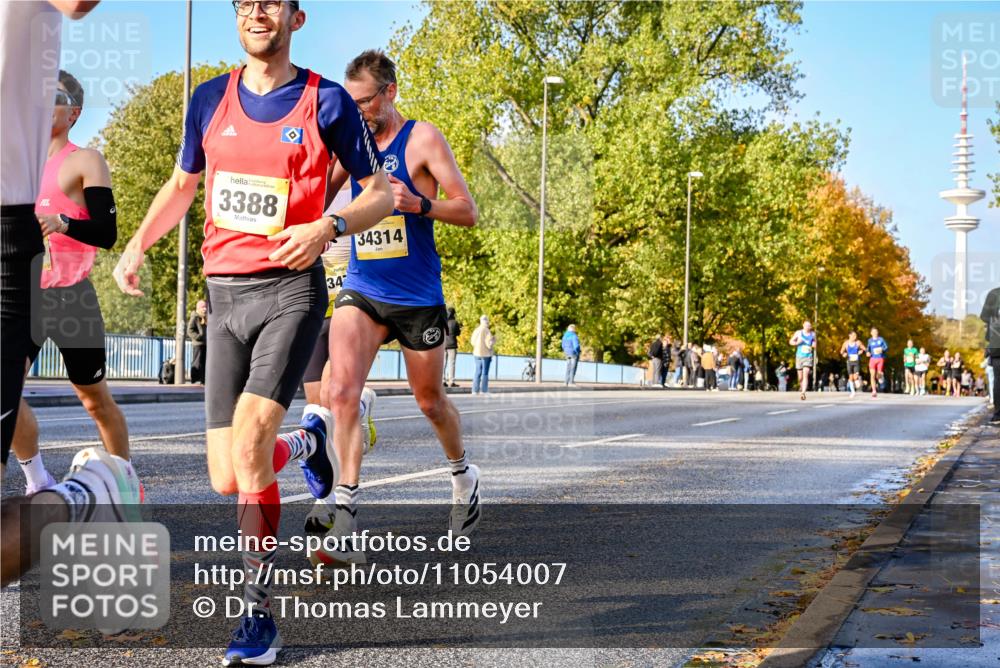 25.10.2026 - hella hamburg halbmarathon Dr. Thomas Lammeyer http://msf.ph/oto/11054007 25.10.2026 10:17:02 Kennedybrücke 3388, 34, 34314 meine-sportfotos.de