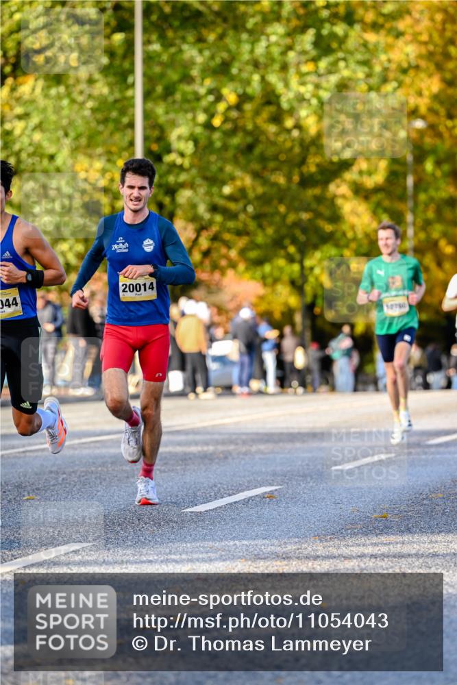 25.10.2026 - hella hamburg halbmarathon Dr. Thomas Lammeyer http://msf.ph/oto/11054043 25.10.2026 10:17:08 Kennedybrücke 044, 20014, 10760 meine-sportfotos.de