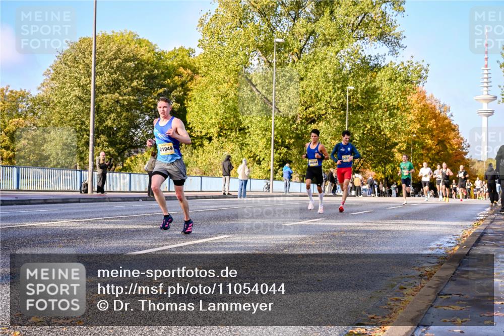 25.10.2026 - hella hamburg halbmarathon Dr. Thomas Lammeyer http://msf.ph/oto/11054044 25.10.2026 10:17:08 Kennedybrücke 21049, 25044, 2001 meine-sportfotos.de