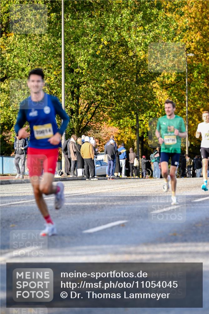 25.10.2026 - hella hamburg halbmarathon Dr. Thomas Lammeyer http://msf.ph/oto/11054045 25.10.2026 10:17:08 Kennedybrücke 10760 meine-sportfotos.de