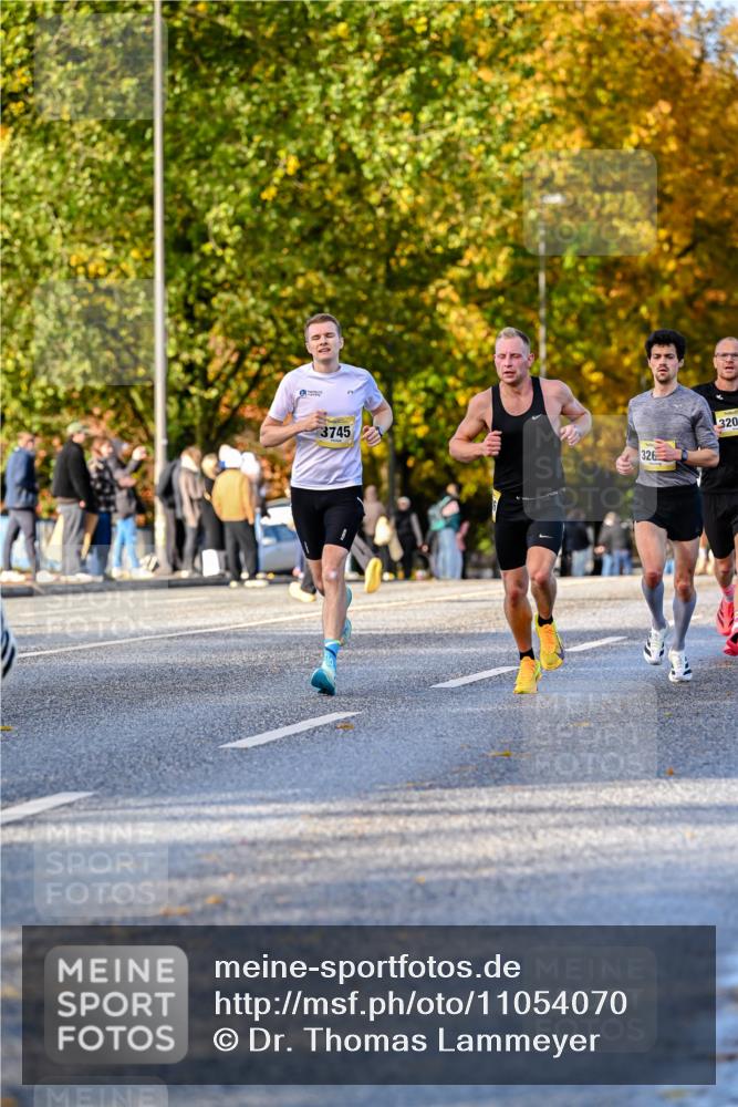 25.10.2026 - hella hamburg halbmarathon Dr. Thomas Lammeyer http://msf.ph/oto/11054070 25.10.2026 10:17:12 Kennedybrücke 3745, 326 meine-sportfotos.de