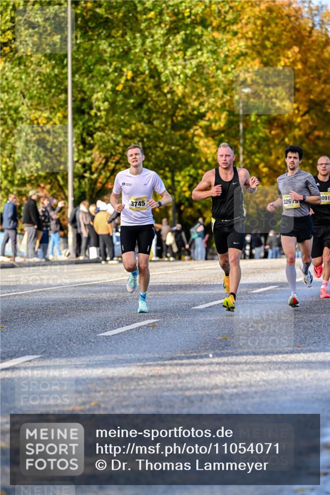 25.10.2026 - hella hamburg halbmarathon Dr. Thomas Lammeyer http://msf.ph/oto/11054071 25.10.2026 10:17:12 Kennedybrücke 091, 32675, 3745 meine-sportfotos.de