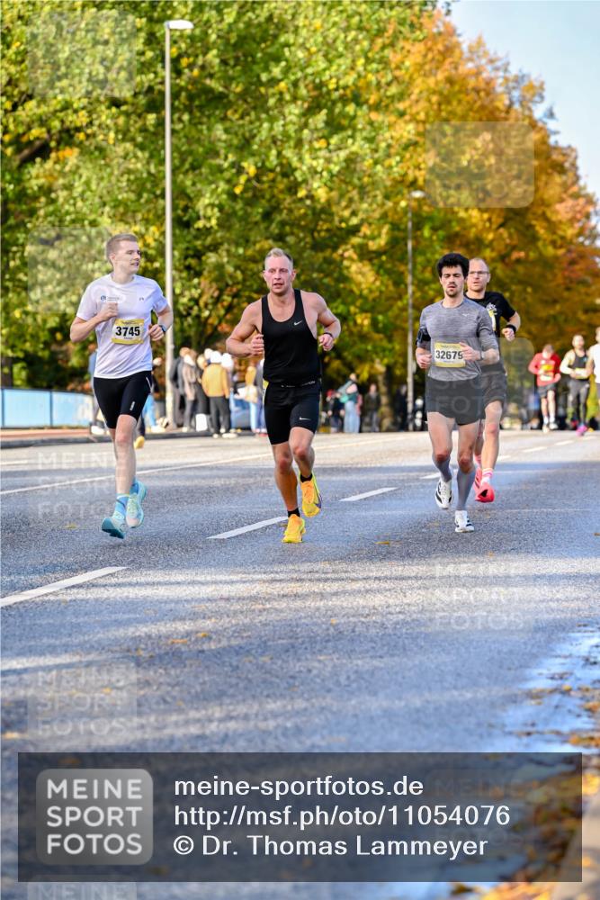 25.10.2026 - hella hamburg halbmarathon Dr. Thomas Lammeyer http://msf.ph/oto/11054076 25.10.2026 10:17:13 Kennedybrücke 3745, 32679 meine-sportfotos.de