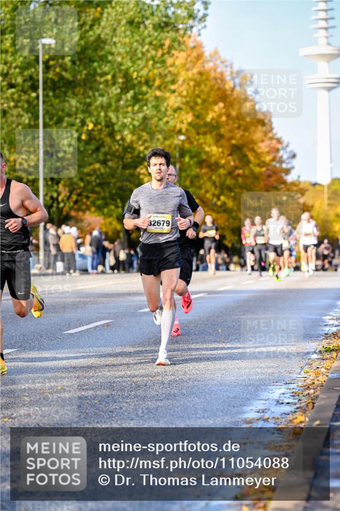 25.10.2026 - hella hamburg halbmarathon Dr. Thomas Lammeyer http://msf.ph/oto/11054088 25.10.2026 10:17:14 Kennedybrücke 32679 meine-sportfotos.de