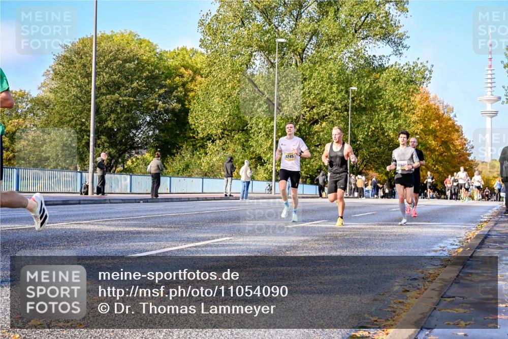 25.10.2026 - hella hamburg halbmarathon Dr. Thomas Lammeyer http://msf.ph/oto/11054090 25.10.2026 10:17:14 Kennedybrücke 3745, 3262 meine-sportfotos.de