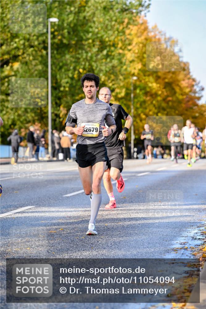 25.10.2026 - hella hamburg halbmarathon Dr. Thomas Lammeyer http://msf.ph/oto/11054094 25.10.2026 10:17:15 Kennedybrücke 32679 meine-sportfotos.de