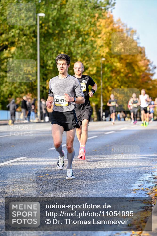 25.10.2026 - hella hamburg halbmarathon Dr. Thomas Lammeyer http://msf.ph/oto/11054095 25.10.2026 10:17:15 Kennedybrücke 32675, 91 meine-sportfotos.de