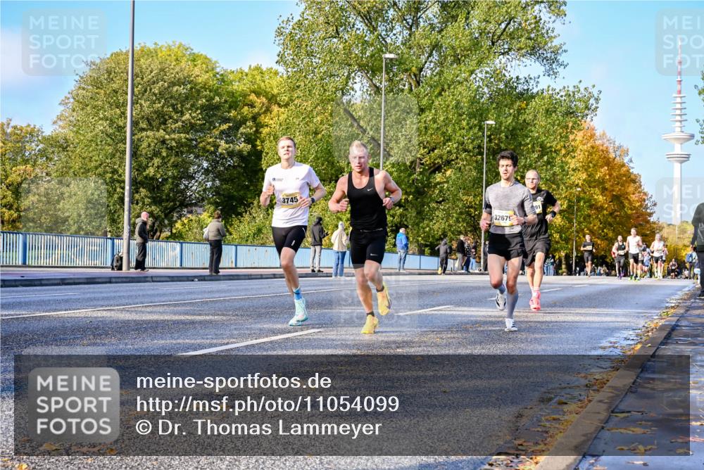 25.10.2026 - hella hamburg halbmarathon Dr. Thomas Lammeyer http://msf.ph/oto/11054099 25.10.2026 10:17:15 Kennedybrücke 3745, 32675 meine-sportfotos.de
