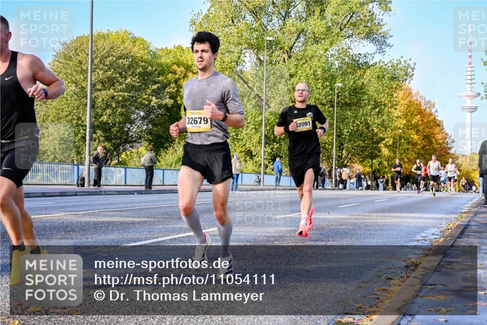 25.10.2026 - hella hamburg halbmarathon Dr. Thomas Lammeyer http://msf.ph/oto/11054111 25.10.2026 10:17:17 Kennedybrücke 32679, 2091 meine-sportfotos.de